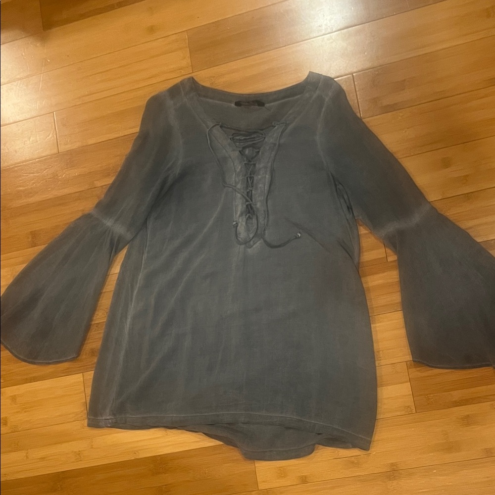 Rock & Republic Charcoal bell sleeve shirt